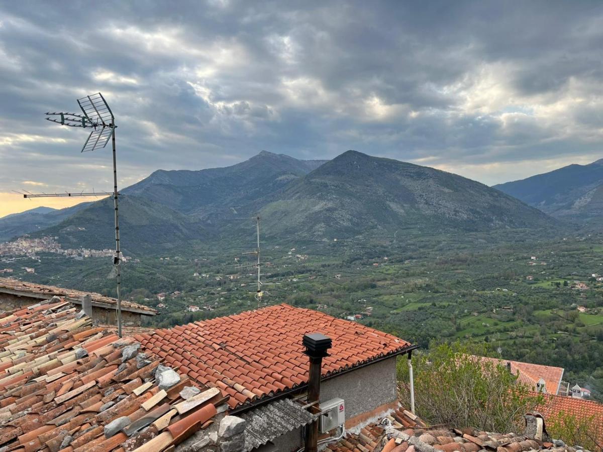 Villa Dai Dico La Pace Nel Borgo Maenza Exterior foto